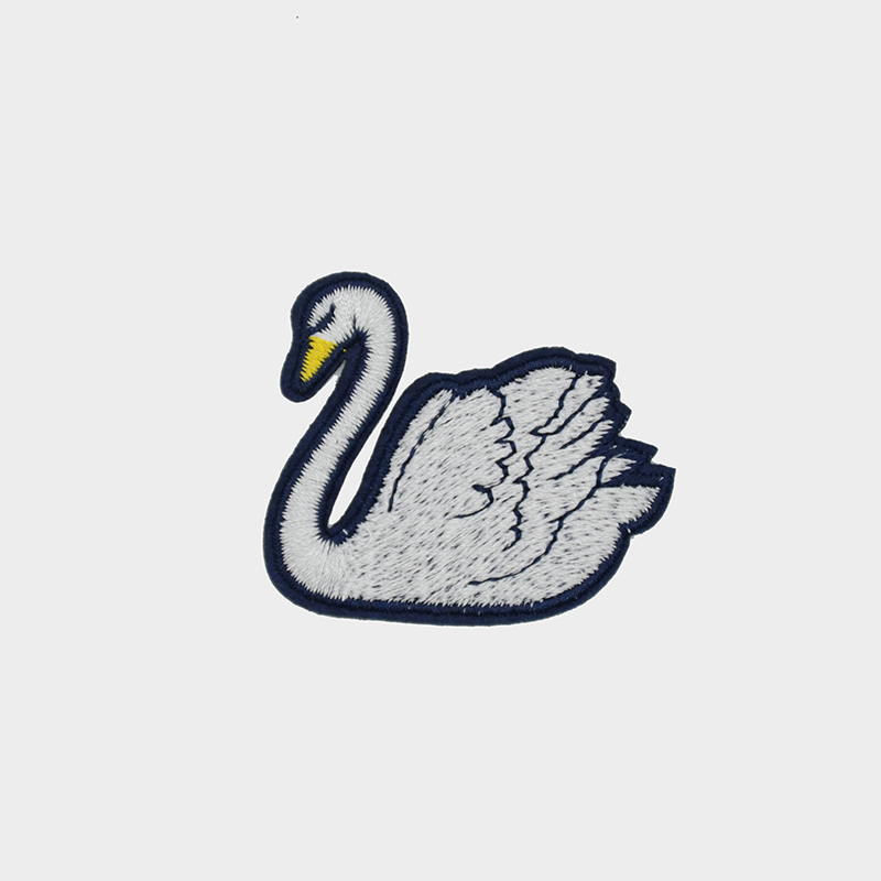 Custom t-shirt badge patches designs animal swan pattern sew on embroidery for clothing