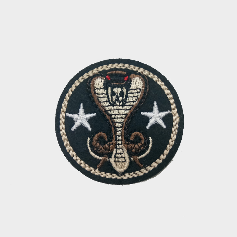 Wholesale custom round badge designs animal cobra pattern  embroidery patch for jacket
